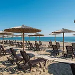 Marina White Sands מלון אובזור